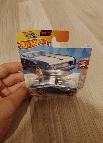  Beden Renk '84 Mustang SVO ve HI-ROLLER II hotwheels