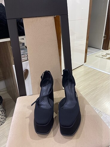 39 Beden Stradivarius 39 numara topuklu ayakkabı