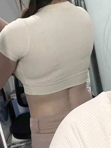 Dilvin Crop beyazla krem arasi bisi rengi