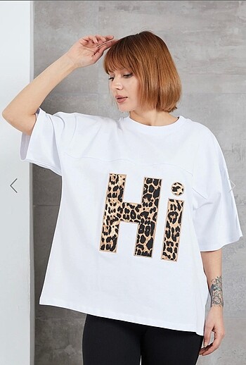 Leopar İşlemeli T-shirt