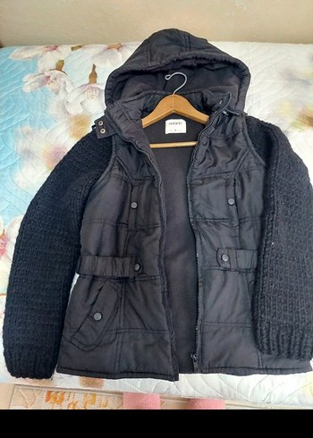 Kemerli Siyah Kadın Kışlık Kapüşonlu Yelek - Görsel 2