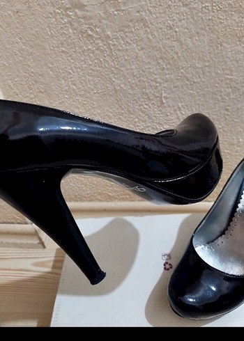 Siyah Rugan Stiletto Topuklu Kadın Ayakkabı - Görsel 4