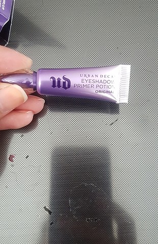  Beden URBAN DECAY EYESHADOW PRIMER