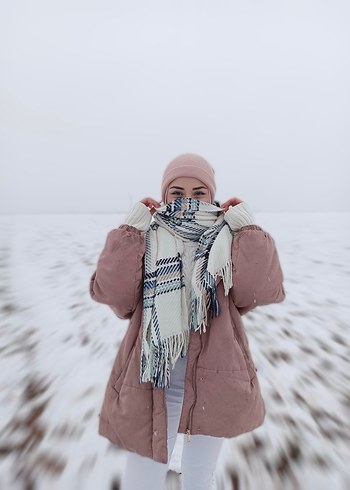 Siyah şişme mont ve pembe şişme mont - Görsel 5