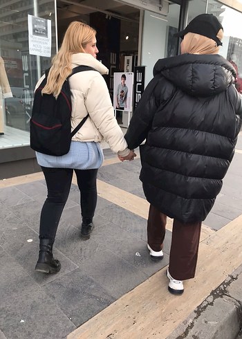 Siyah şişme mont ve pembe şişme mont - Görsel 6