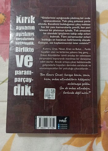 Enkaz Altındakiler - Beyza Alkoç
