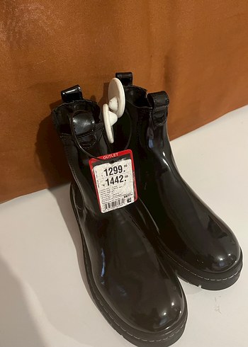 Siyah Tokalı Street Wear Kadın Bot