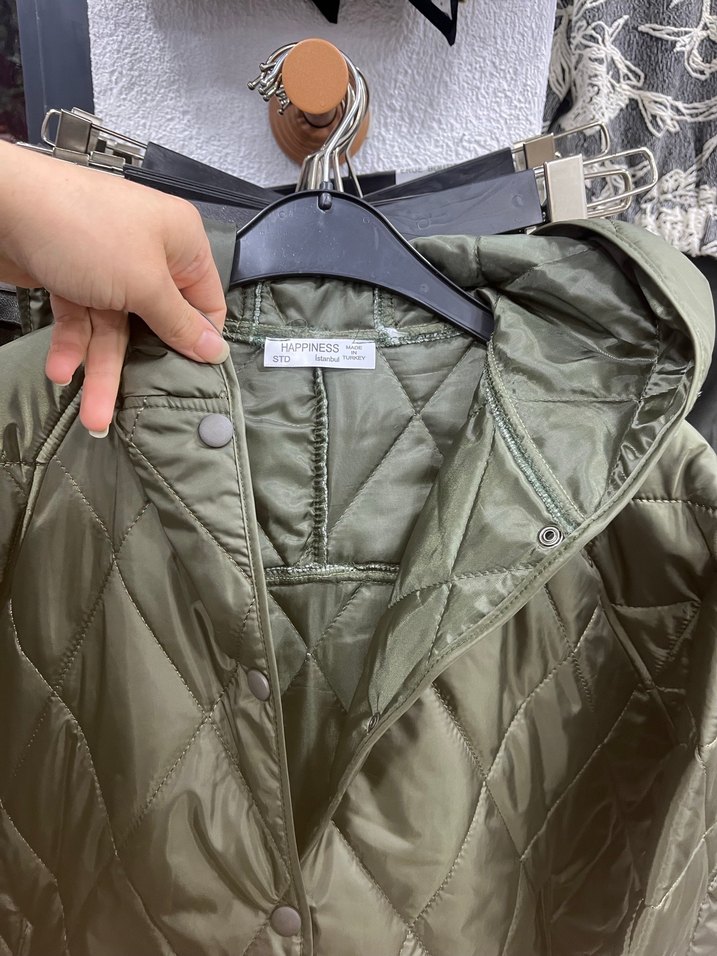 Kapitone mont yağmurluk - Görsel 2