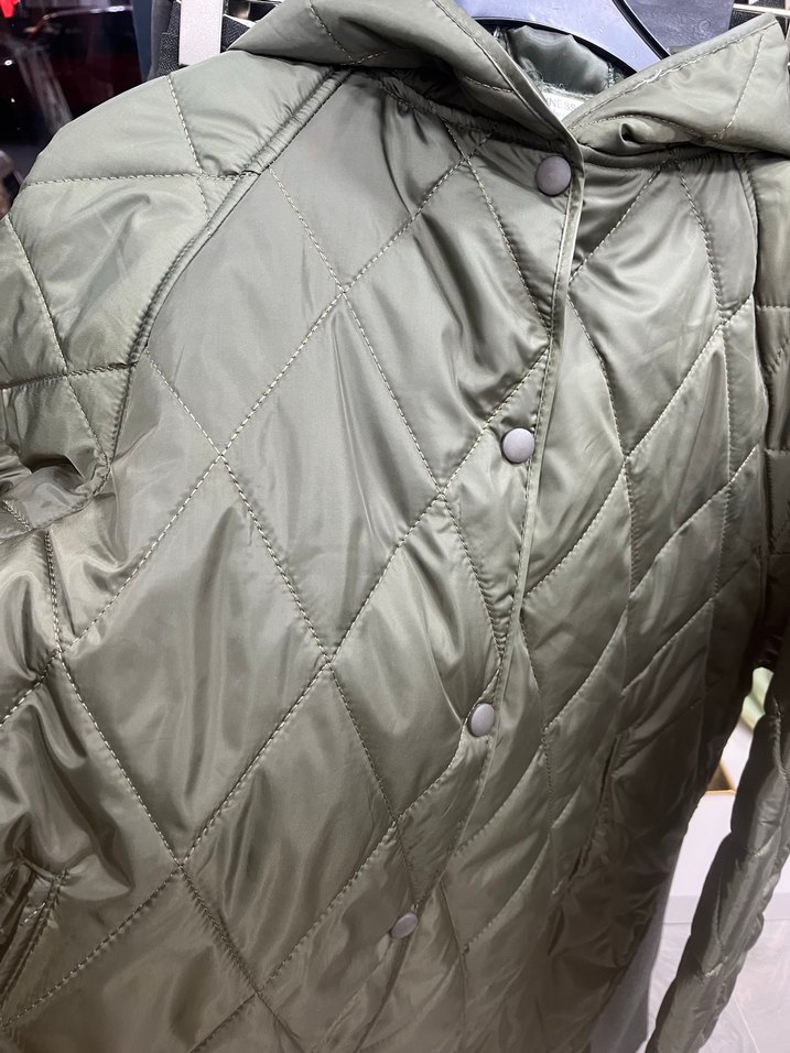 Kapitone mont yağmurluk - Görsel 5