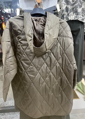 Kapitone mont yağmurluk - Görsel 4