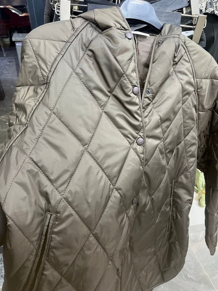 Kapitone mont yağmurluk - Görsel 5