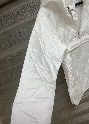Diğer Kapüşonlu Beyaz Kadın Mont
