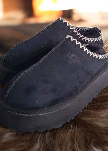 39 Beden Siyah Kürklü UGG Kadın Dolgu Topuk Terlik