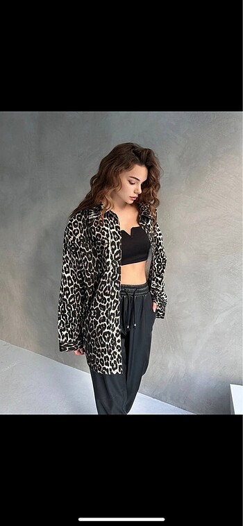 Stradivarius Leopar Desen Çift Cep Oversize Denim Gömlek Ceket