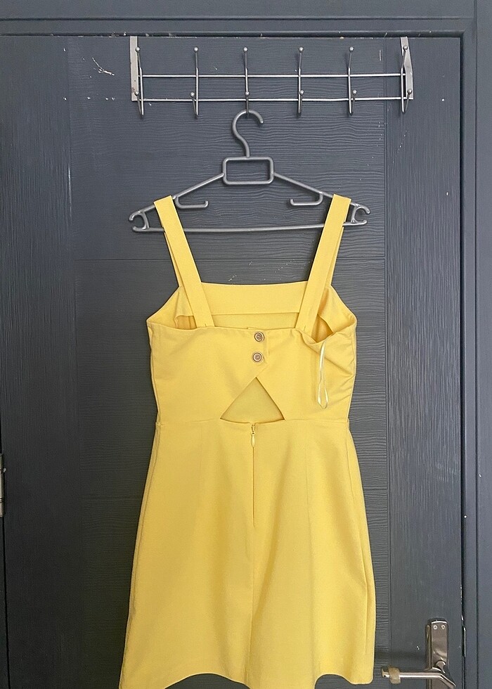 adl Sarı Klasik Tarzda Elbise - Görsel 2