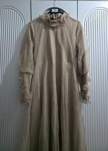 Bej Uzun Tüllü Elbise, Yüksek Yakalı, Salaş Kesim - Görsel 2