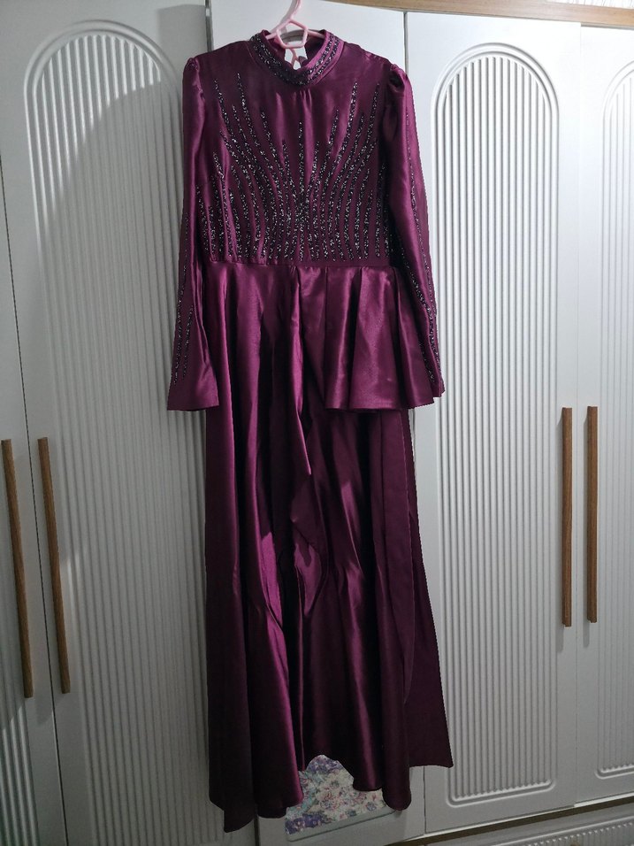 Uzun Kollu Mor İşlemeli Kadın Abiye Elbise - Görsel 2