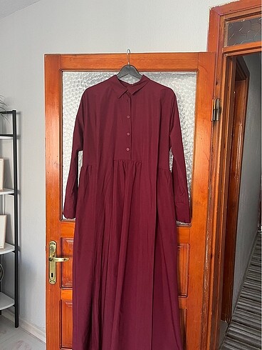 Beli bağlamalı uzun elbise