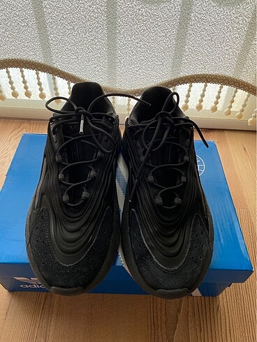 Adidas ozelia sneakers