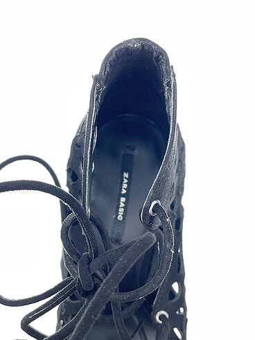 38 Beden siyah Renk Zara Stiletto %70 İndirimli.