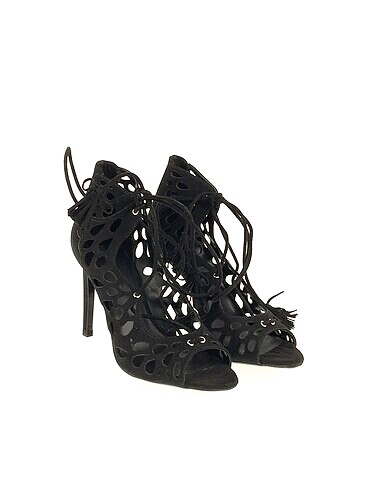 Zara Zara Stiletto %70 İndirimli.