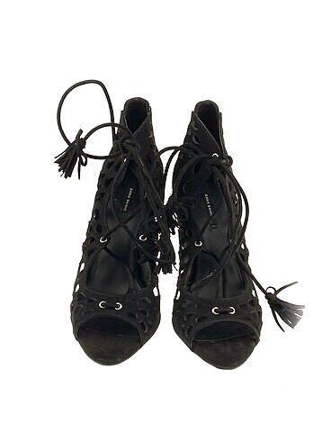 38 Beden Zara Stiletto %70 İndirimli.
