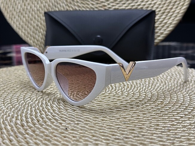 VALENTİNO BAYAN Güneş gözlüğü. 
 - Görsel 3