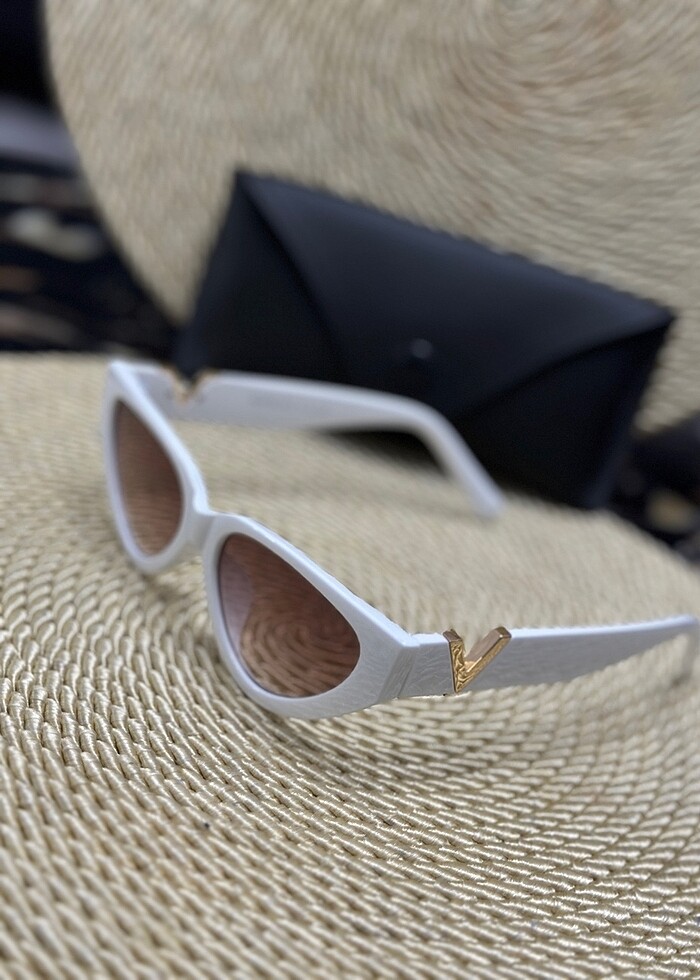 VALENTİNO BAYAN Güneş gözlüğü. 
 - Görsel 4