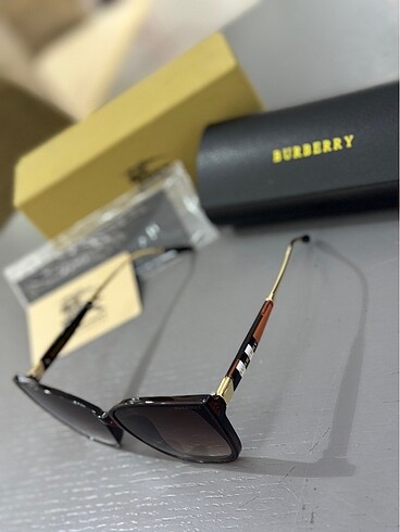 BURBERRY BAYAN Güneş gözlüğü - Görsel 2