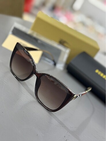 BURBERRY BAYAN Güneş gözlüğü - Görsel 4