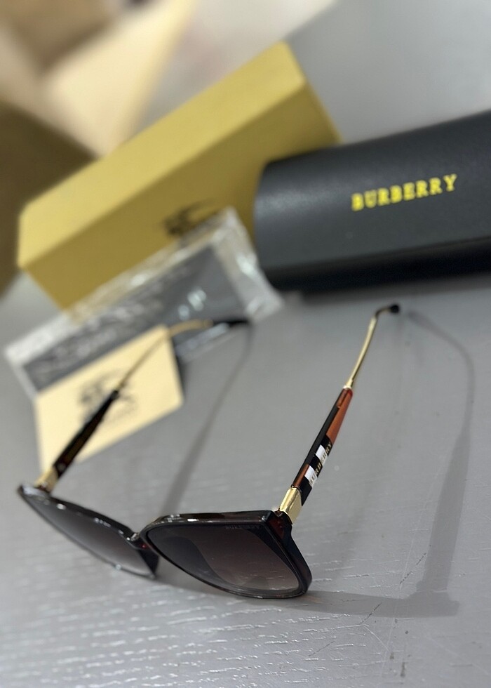 BURBERRY BAYAN Güneş gözlüğü - Görsel 2