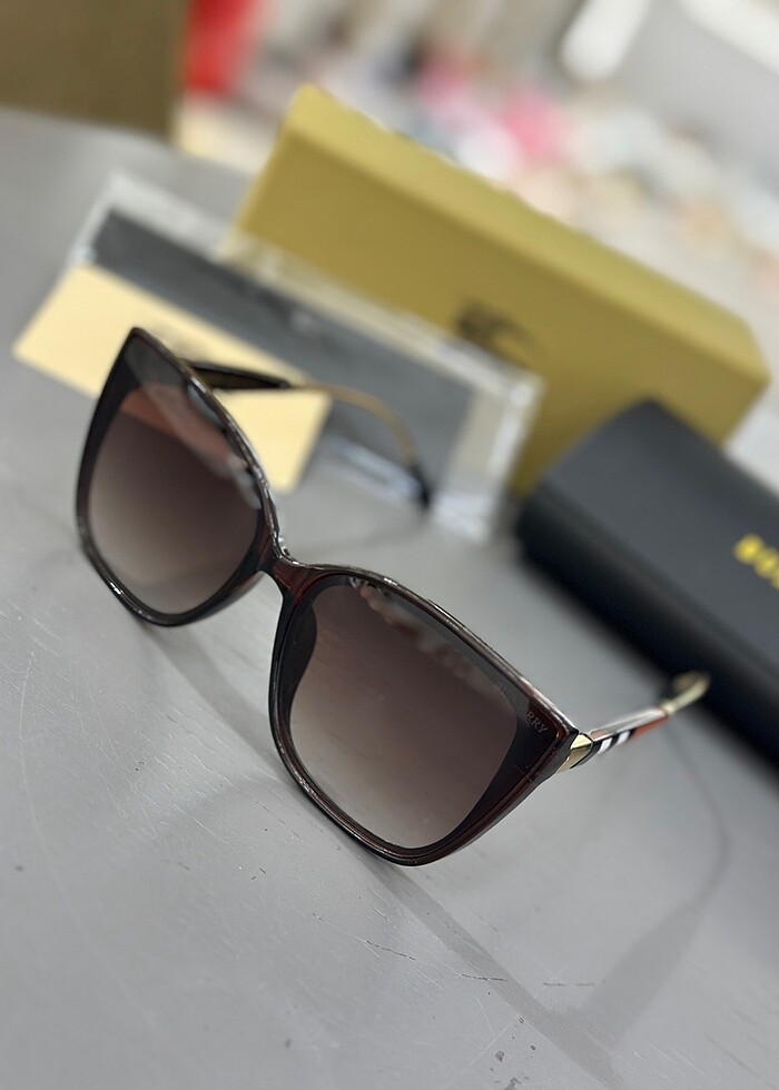 BURBERRY BAYAN Güneş gözlüğü - Görsel 4