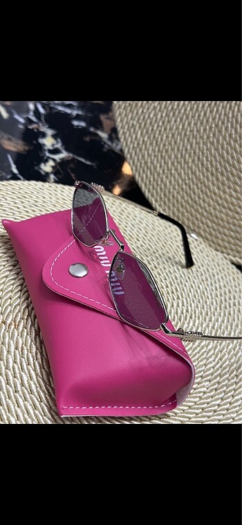 Miu Miu bayan Güneş gözlüğü. - Görsel 2