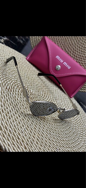 Miu Miu bayan Güneş gözlüğü. - Görsel 4