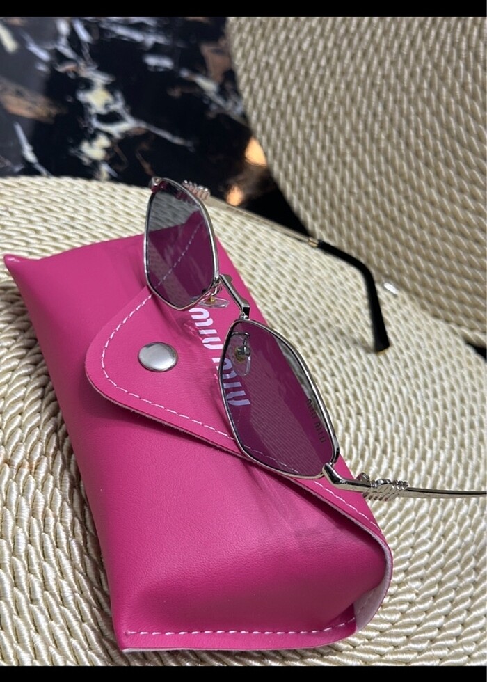 Miu Miu bayan Güneş gözlüğü. - Görsel 2