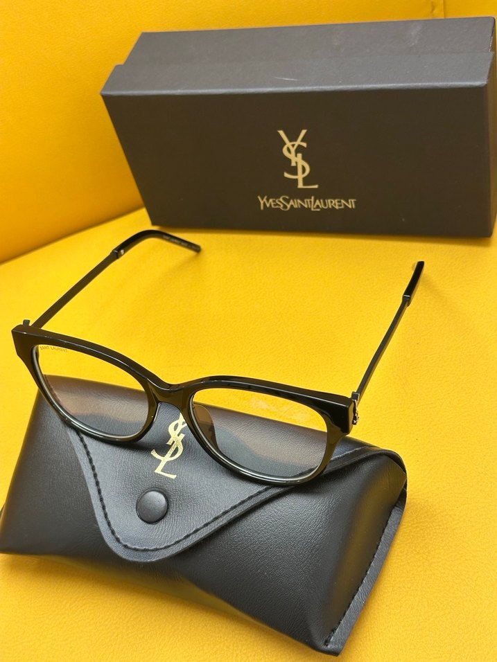 Saint Laurent. Bayan şeffaf cam.  Gözlüğü. - Görsel 3
