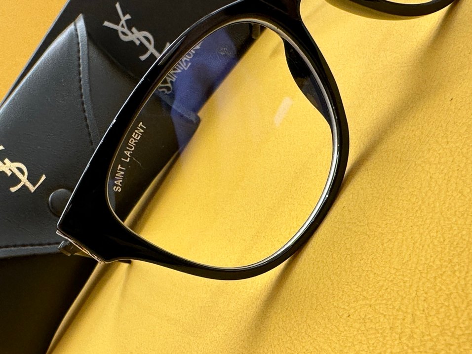 Saint Laurent. Bayan şeffaf cam.  Gözlüğü. - Görsel 5