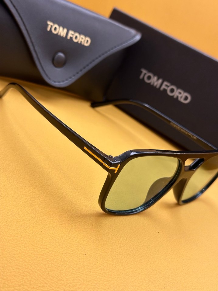 Tom Ford Transparan mavi cam Kadın Güneş Gözlüğü - Görsel 4