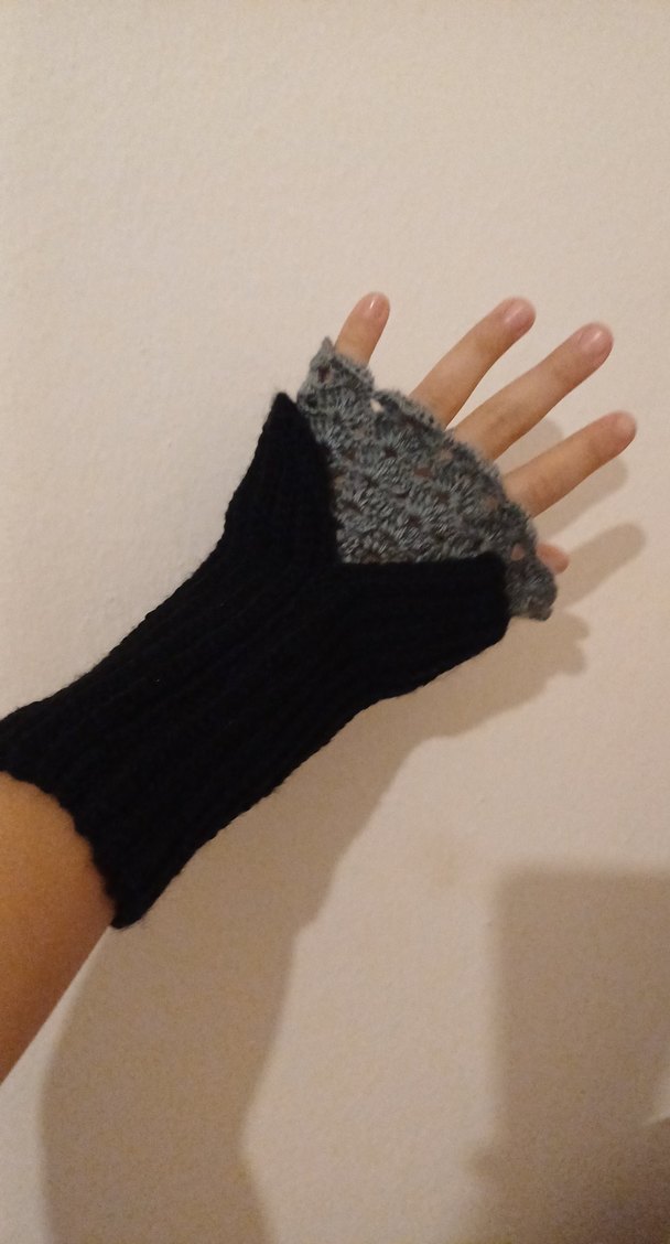 Gri Örgü Gotik Kadın Eldiven - Görsel 2