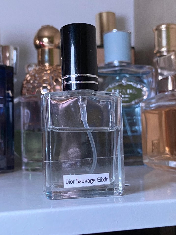 Dior Sauvage Elixir Erkek Parfümü - Görsel 2