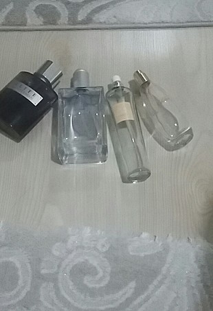 boş parfüm şişeleri