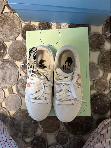 36 Beden Off white
