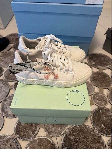 Off-White Off white