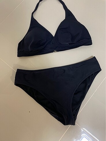 42 Beden siyah Renk Bayan bikini kom marka