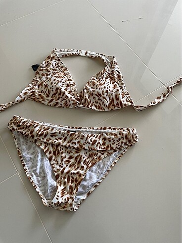 44 Beden camel Renk Çok şık bikini takımı