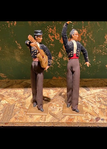 Siyah Klasik Dansçı ve Müzisyen Figürleri - Görsel 2