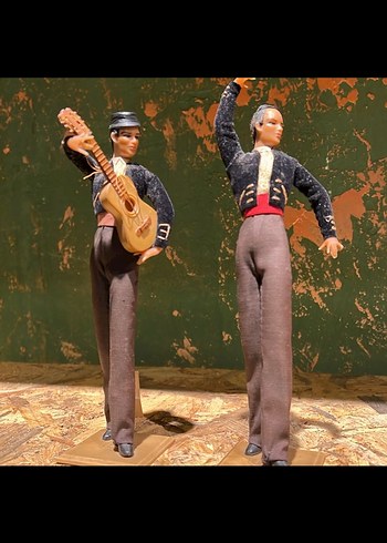 Siyah Klasik Dansçı ve Müzisyen Figürleri - Görsel 4