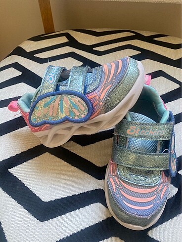 22 Beden Sketchers spor ayakkabı