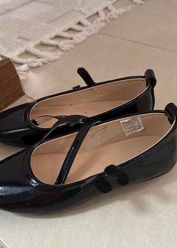 Kızlar için Siyah Rugan Tokalı Bale Ayakkabısı - Görsel 2