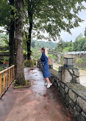 Uzun Mavi Denim Kadın Yağmurluk - Görsel 7